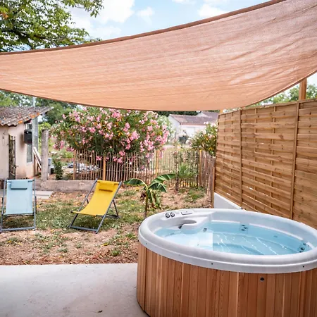 Des Rousseles - Climatisation, Spa, Jardin *