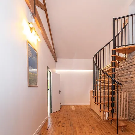 Des Rousseles - Climatisation, Spa, Jardin בית נופש *