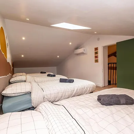 Des Rousseles - Climatisation, Spa, Jardin בית נופש