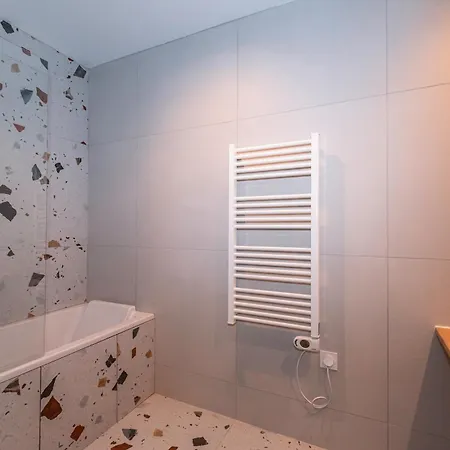 Des Rousseles - Climatisation, Spa, Jardin *