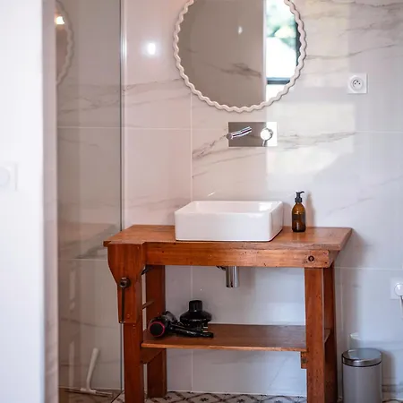 בית נופש Des Rousseles - Climatisation, Spa, Jardin *