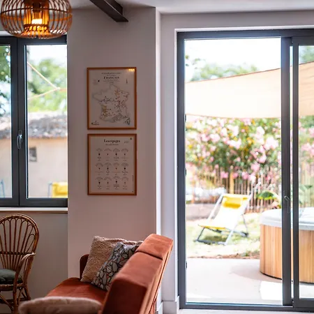 בית נופש Des Rousseles - Climatisation, Spa, Jardin *